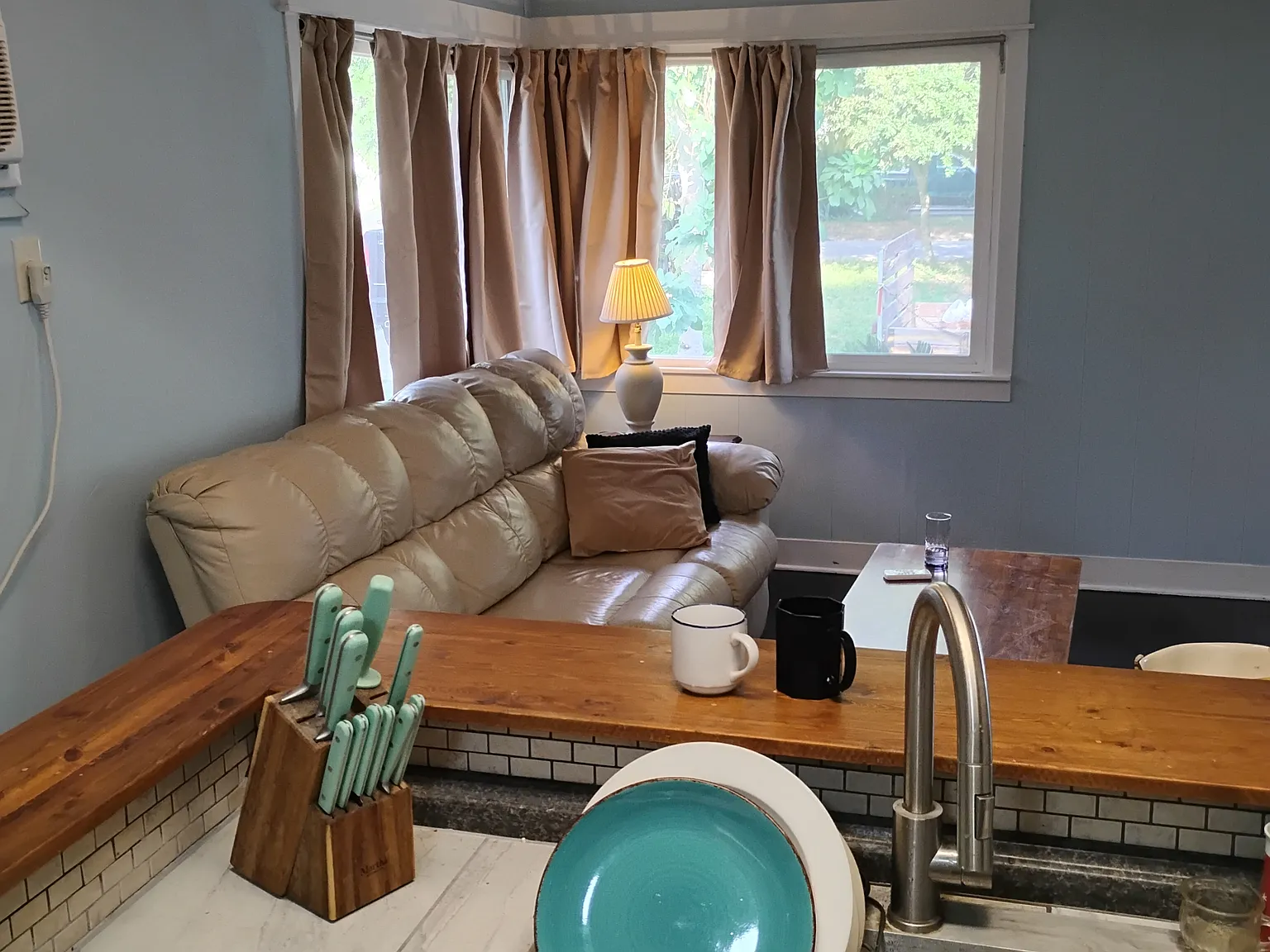 1 bed, 1.5 bath, 900 sqft, $1,550 — Photo 2