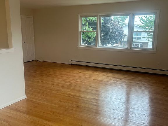 4th image of 30 Notre Dame Ave Floor 2