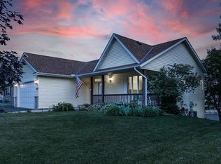 1170 Hidden Creek Blvd, Mayer, MN 55360