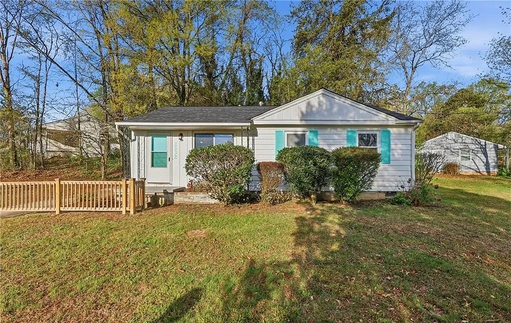 3 bed, 864 sqft, $1,880 — Photo 1