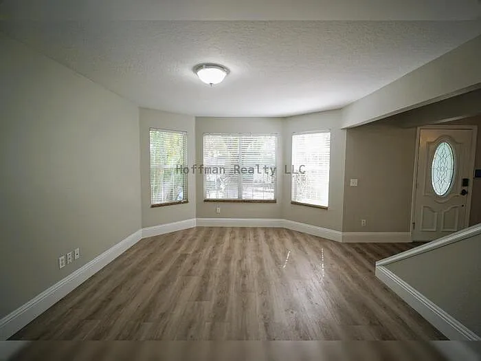 317 W Hanlon St — Photo 16