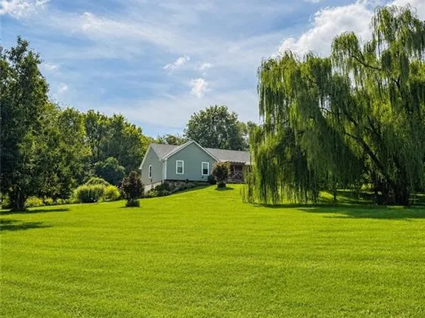 1807 N Elsea Smith Rd, Independence, MO 64056
