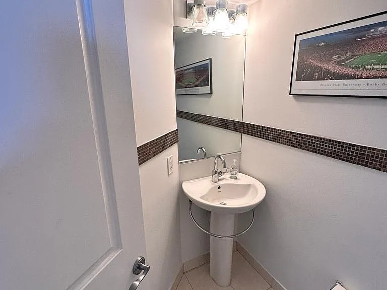 480 NE 30th St #1704 — Photo 7