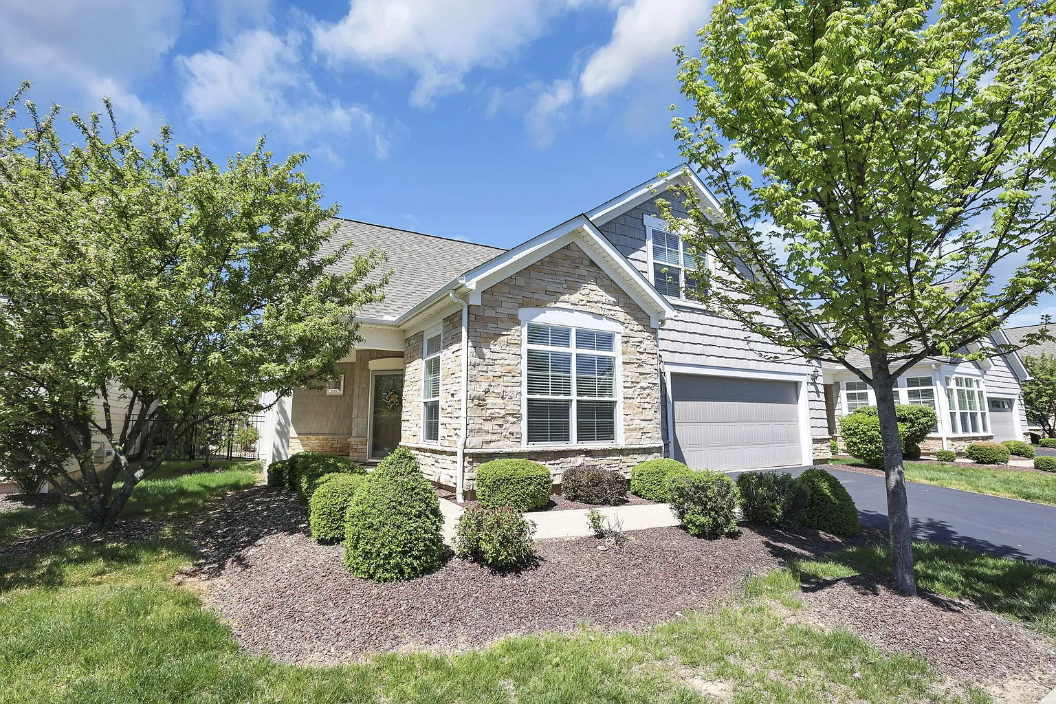 6840 Garden View Dr photo 1