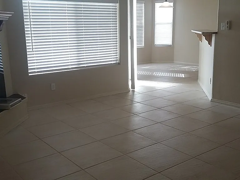 205 Bay Club Dr — Photo 4