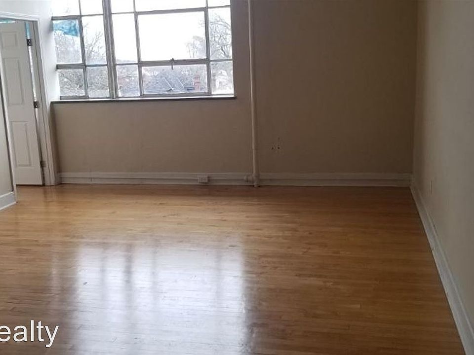 2nd image of 1516 Hepburn Ave APT 8