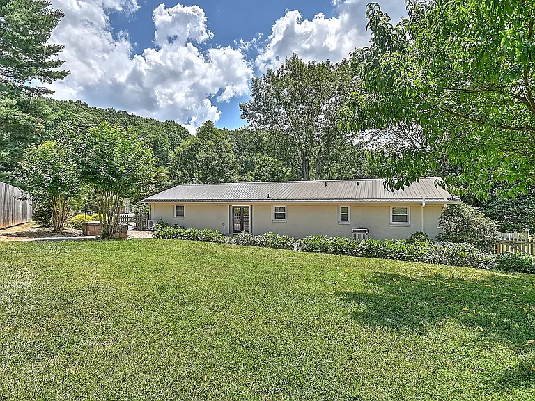 206 Sequoyah Dr — Photo 50