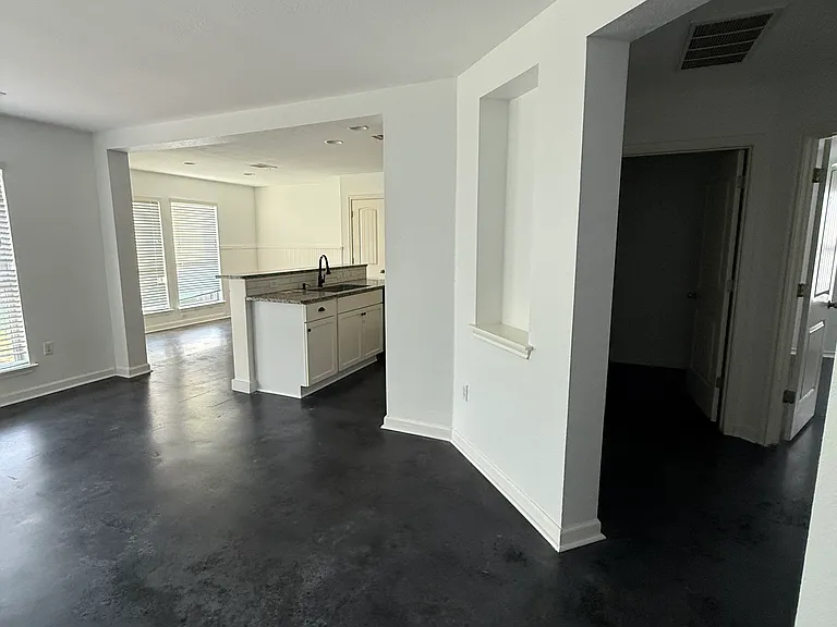 15105 Verela Dr — Photo 8