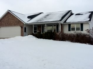 1072 Springfield Dr, De Pere, WI 54115