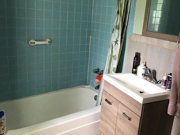 5th image of 208 Diana Dr