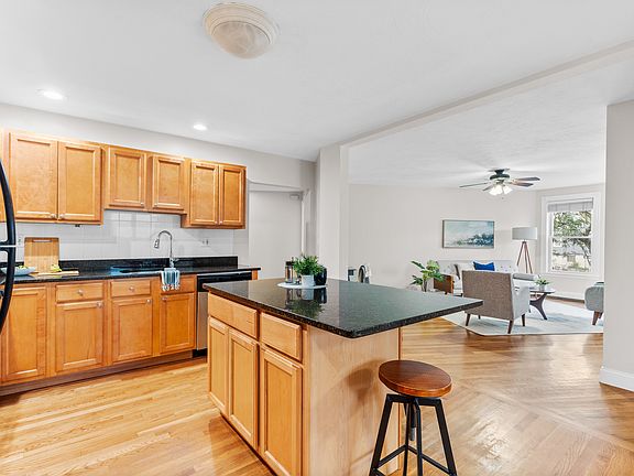 5th image of 480 Medford St #4