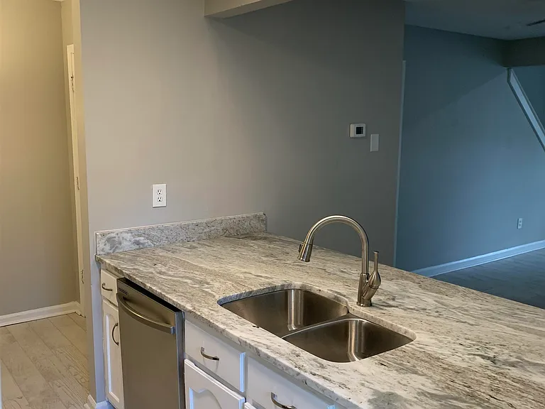 4834 Sturbridge Ln — Photo 3