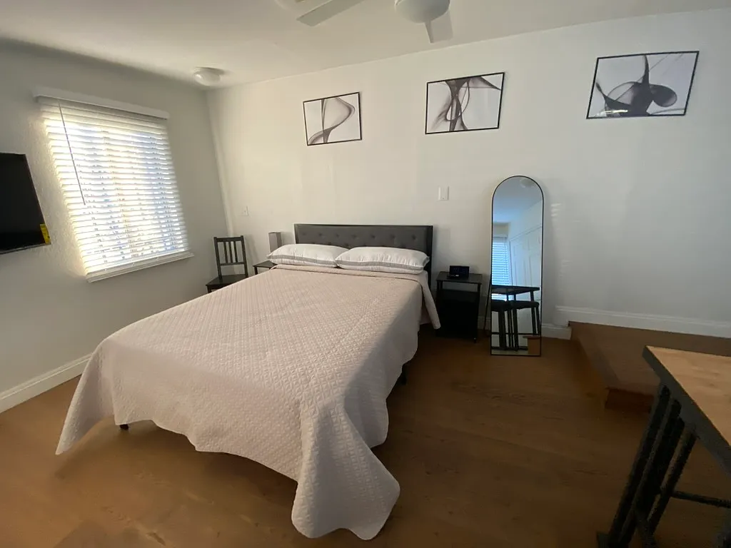 1 bed, 1350 sqft, $975 — Photo 3