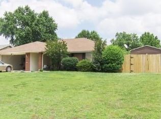 1530 Heritage Cir, Rogers, AR 72758