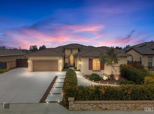 9106 Del Palma Dr, Bakersfield, CA