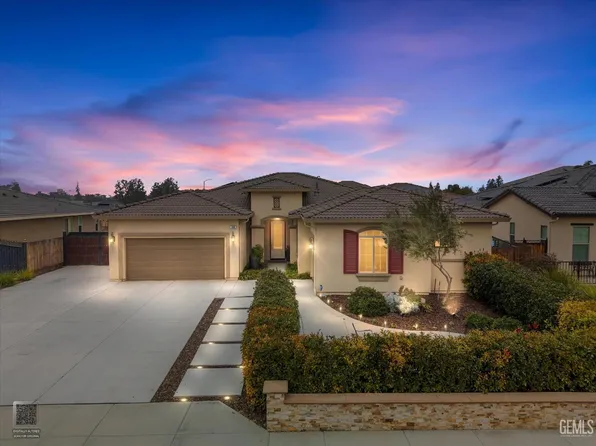 9106 Del Palma Dr, Bakersfield, CA 93314