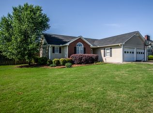 9 Leawood Ct SE, Lindale, GA 30147