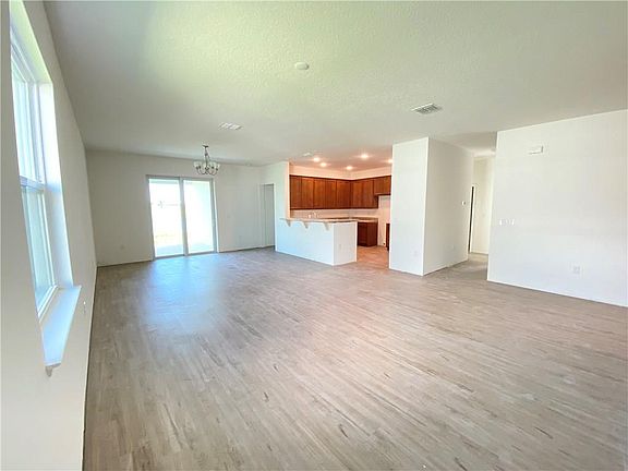 5th image of 8482 Laguna Cir