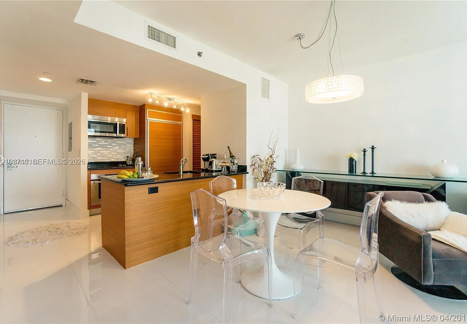 50 Biscayne Condo — Photo 3