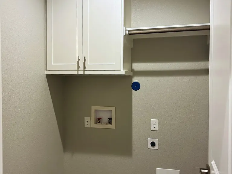729 Ebenezer Ln — Photo 24