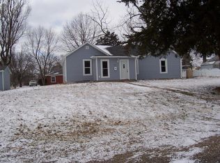 221 N 17th St, Hamilton, IL 62341