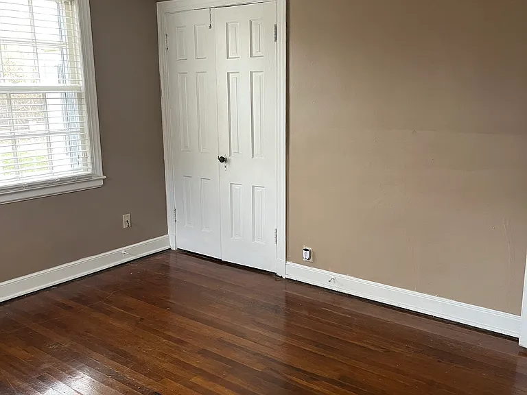1832 Netherwood Ave — Photo 26