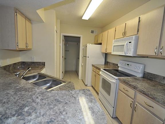 5th image of 713 Crest Pines Dr APT 233