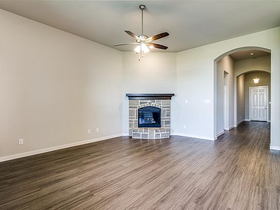 4th image of 1368 Greenbelt Dr