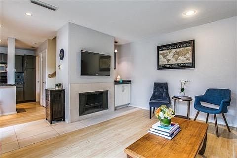 5th image of 3955 Buena Vista St Unit E