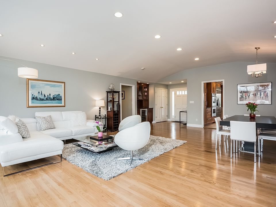 1st image of 31 Andrea Ln