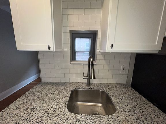 3rd image of 1292 Cove Ave