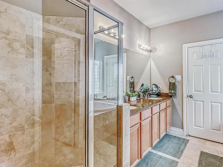 9113 Creekstone Lake Dr — Photo 20