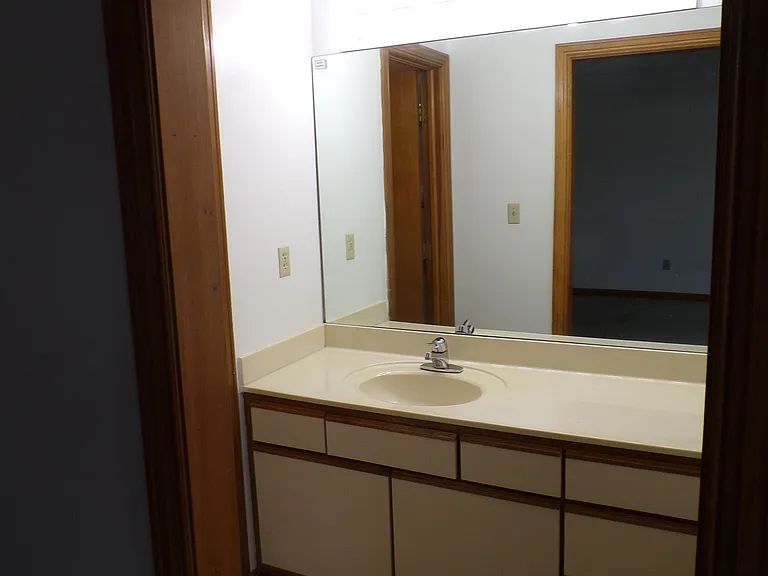 76 W Hubbard Ave — Photo 18