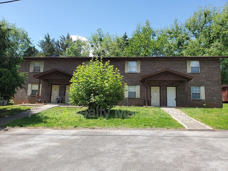 1st image of 1009 Summer Wood Rd #A