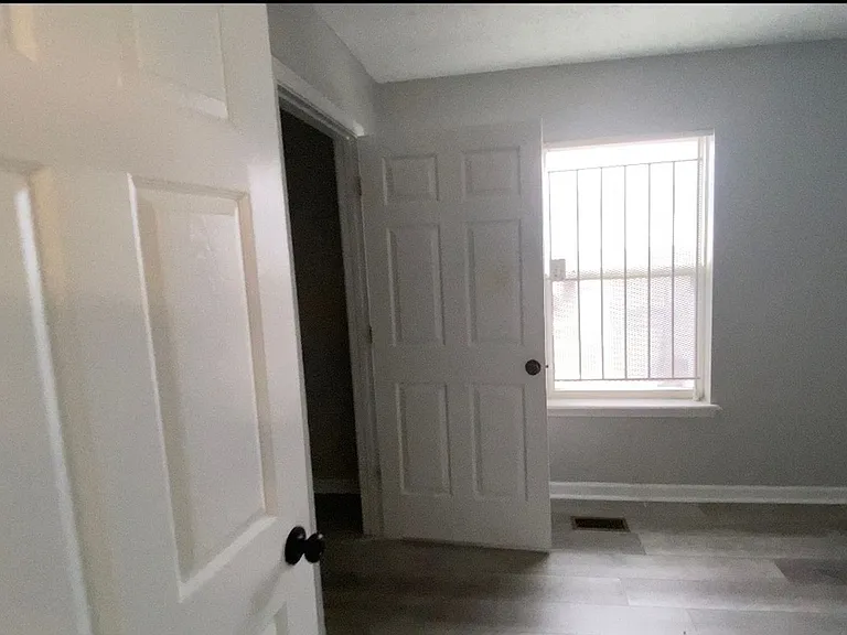 403 Elm St NW — Photo 6
