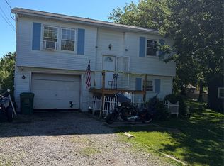 2140 Victory Dr, Erie, PA 16510