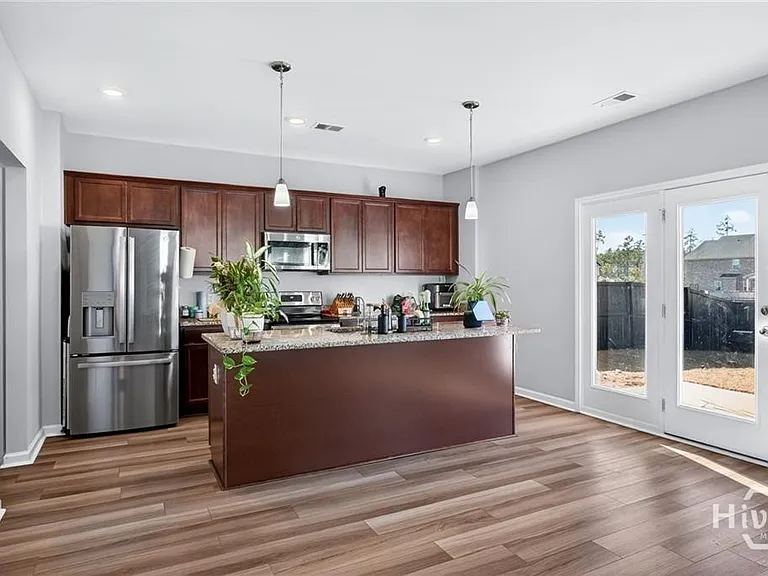 124 Jennie Dr — Photo 12
