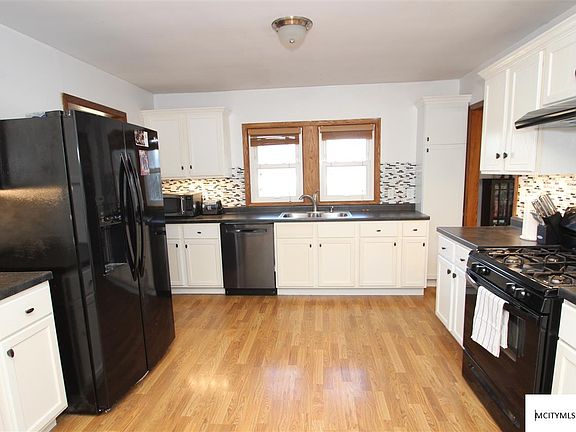 5th image of 2328 20th St SW