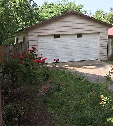 5th image of 12638 Oak Knoll Cir