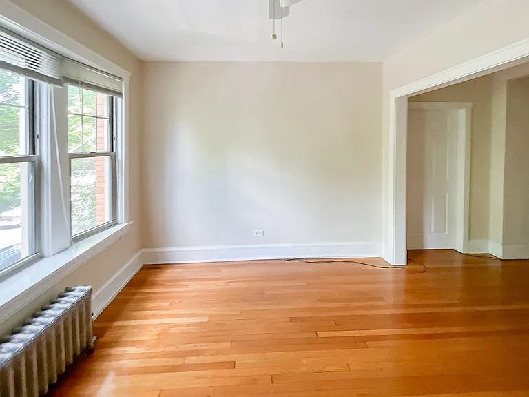 1601 W Berteau Ave — Photo 13