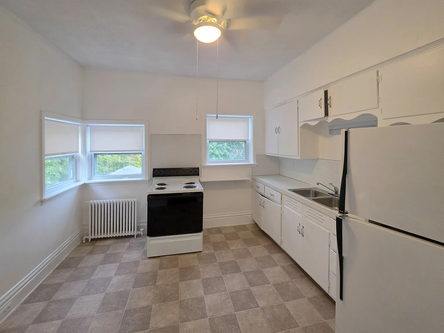 2 bed, 1043 sqft, $1,100 — Photo 2