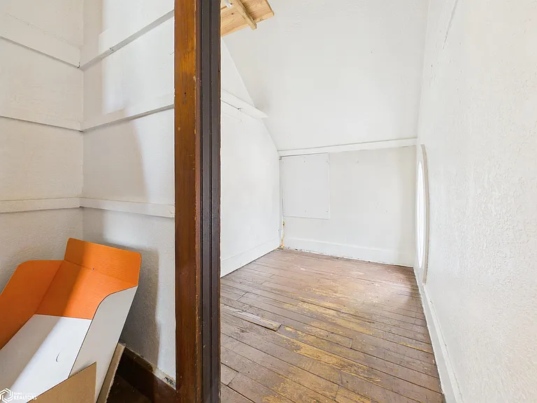 717 Franklin St — Photo 11