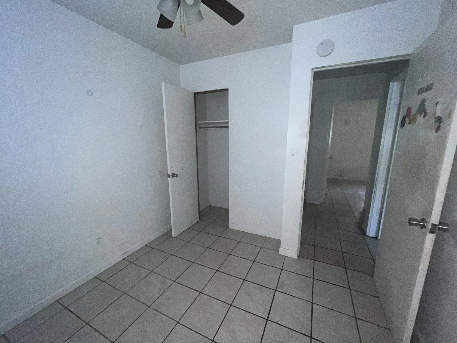 3 bed, 936 sqft, $1,075 — Photo 3