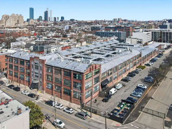 300 Communipaw Avenue image 1 of 25