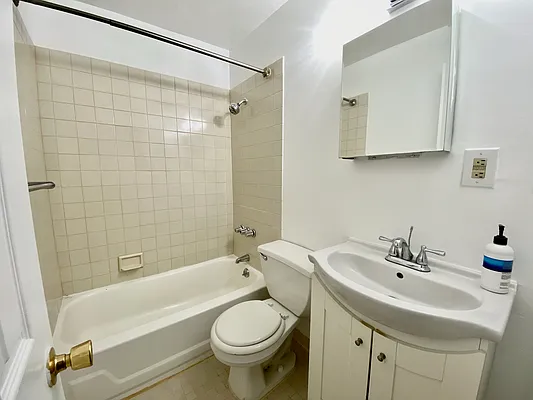 Rented by Living New York | media 8