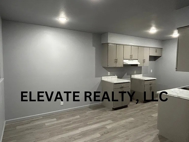6008 S Madison Pl — Photo 3