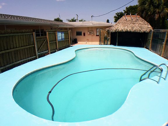 2nd image of 403 S Arcturas Ave