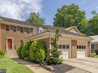 2906 Oakborough Sq, Oakton, VA 22124