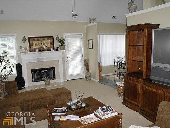 2nd image of 415 Thornberry Ct