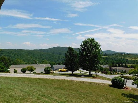4th image of 125 Mountain Shadow Ln
